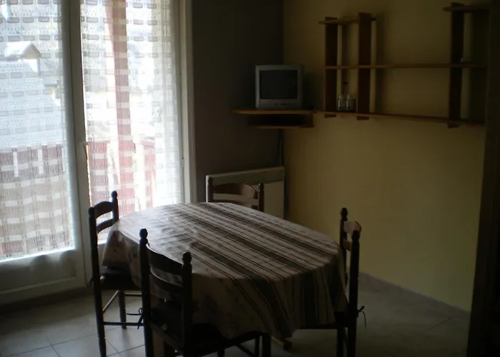 아파트 Agreable A 400 M Du Centre De Luz 뤼생소베르