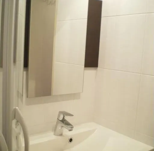 Апартаменты Agreable A 400 M Du Centre De Luz Люс-Сен-Совёр