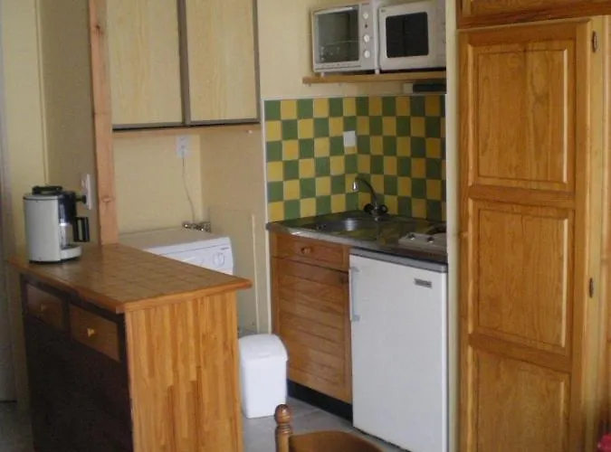 Agreable A 400 M Du Centre De Luz